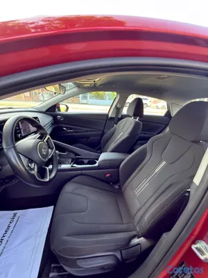2021 Hyundai Elantra — foto 5 / 13