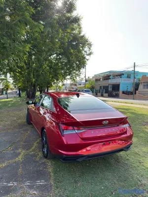 2021 Hyundai Elantra — foto 12 / 13