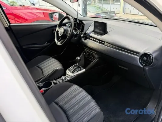 2020 Mazda Demio — foto 8 / 12