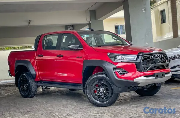2027 Toyota Hilux — foto 2 / 11
