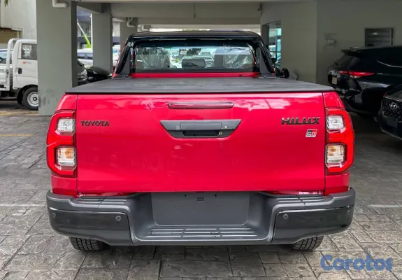 2027 Toyota Hilux — foto 4 / 11