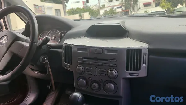 2004 Mitsubishi Endeavor — foto 4 / 8