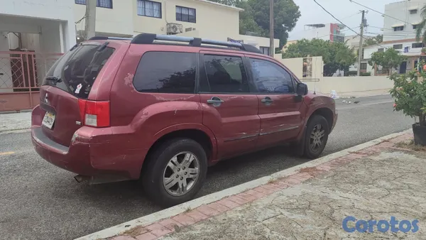 2004 Mitsubishi Endeavor — foto 5 / 8