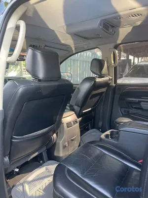 2005 Nissan Armada — foto 4 / 5