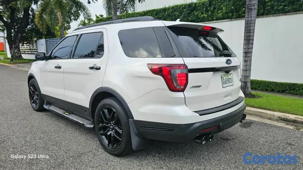 2018 Ford Explorer — foto 2 / 9