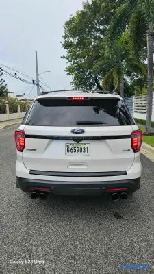 2018 Ford Explorer — foto 4 / 9