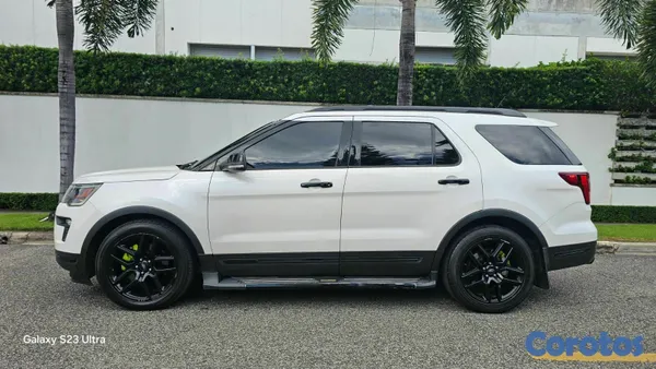 2018 Ford Explorer — foto 8 / 9