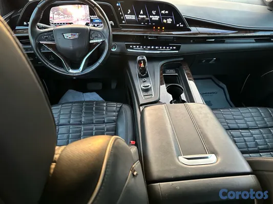 2022 Cadillac Escalade — foto 8 / 12
