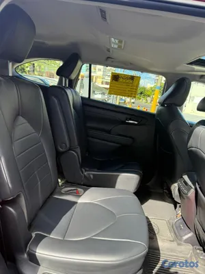 2020 Toyota Highlander — foto 12 / 13