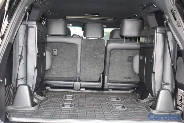 2020 Lexus Lx — foto 7 / 13
