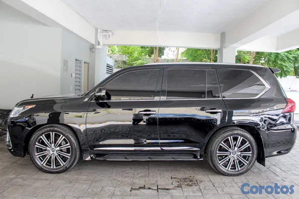 2020 Lexus Lx — foto 8 / 13