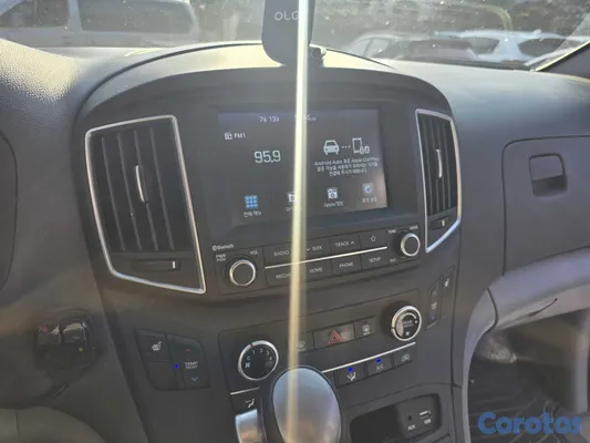 2021 Hyundai Grand Starex