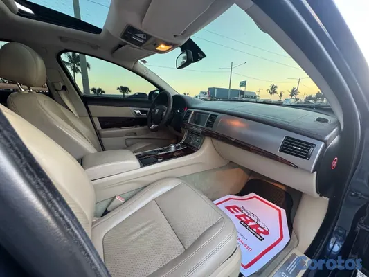 2009 Jaguar Xf — foto 6 / 9