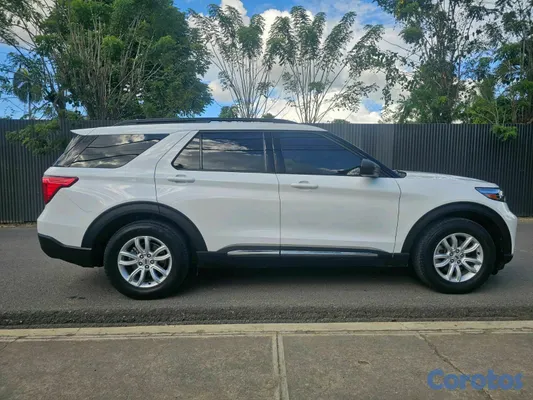 2023 Ford Explorer — foto 2 / 14
