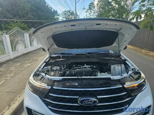 2023 Ford Explorer — foto 3 / 14