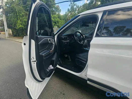 2023 Ford Explorer — foto 9 / 14