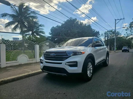 2023 Ford Explorer — foto 10 / 14