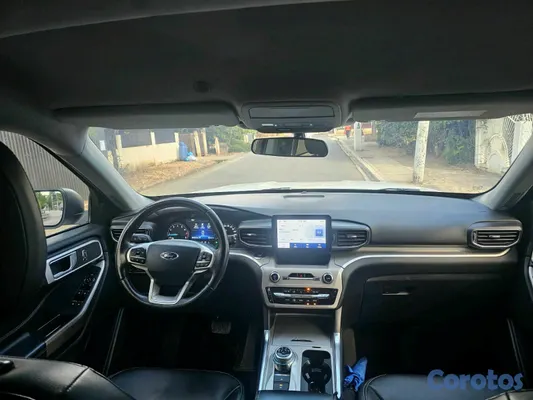 2023 Ford Explorer — foto 11 / 14