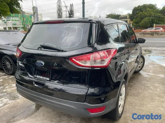 2016 Ford Escape — foto 5 / 8