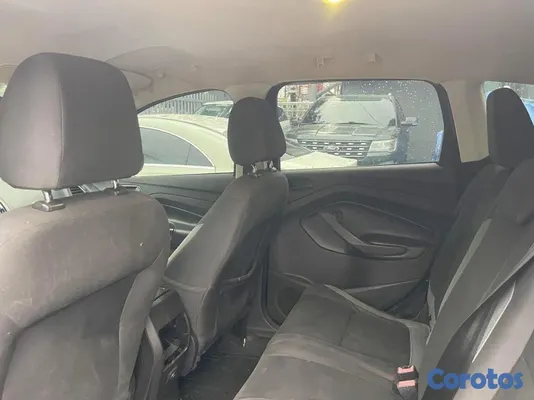 2016 Ford Escape — foto 7 / 8