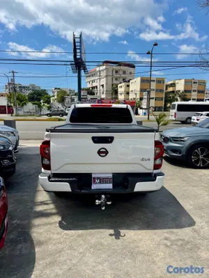 2022 Nissan Frontier — foto 8 / 13