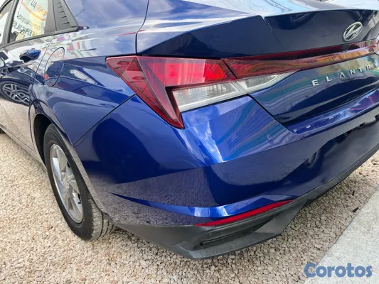 2021 Hyundai Elantra — foto 3 / 7