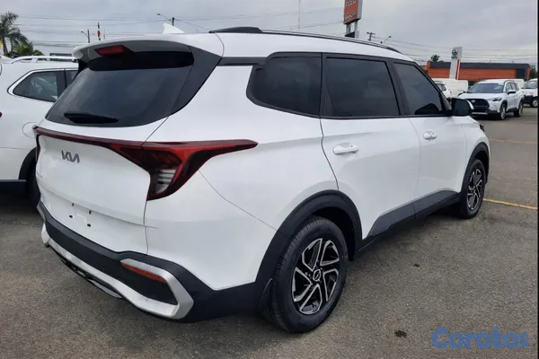 2023 Kia carens 2023 de la casa 1.5 dohc — foto 2 / 10