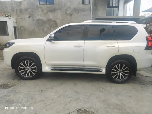 2023 Toyota Land Cruiser Prado — foto 6 / 8