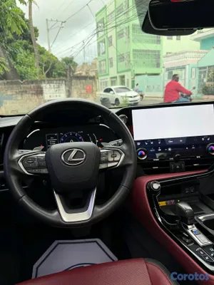 2022 Lexus NX — foto 8 / 12
