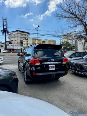 2010 Toyota Land Cruiser — foto 7 / 12