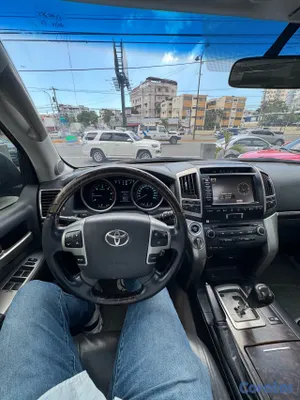 2010 Toyota Land Cruiser — foto 10 / 12