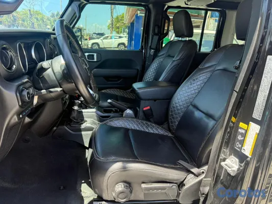 2021 Jeep Wrangler — foto 6 / 10