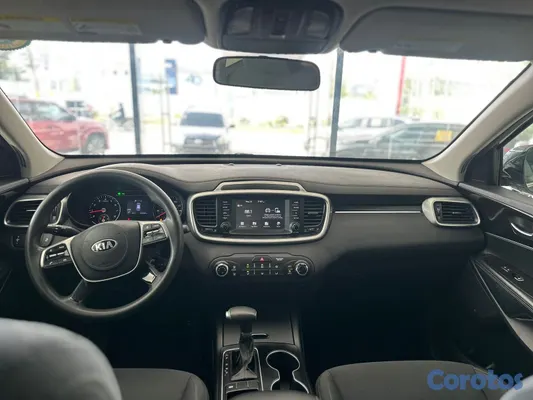 2020 Kia Sorento — foto 13 / 15
