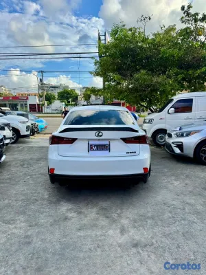 2014 Lexus Is — foto 7 / 10