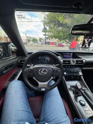 2014 Lexus Is — foto 10 / 10
