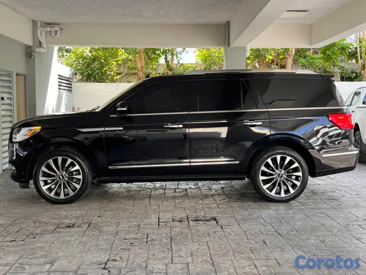 2026 Otra Lincoln Navigator — foto 5 / 13