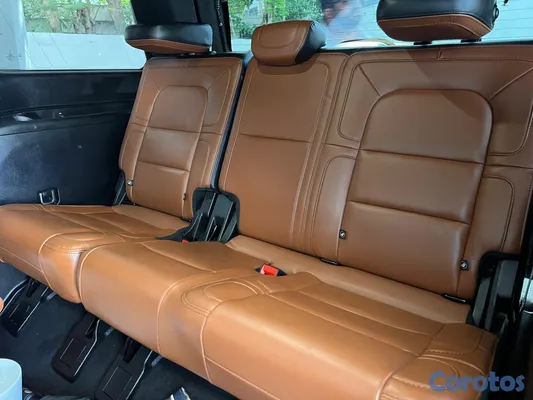 2026 Otra Lincoln Navigator — foto 11 / 13