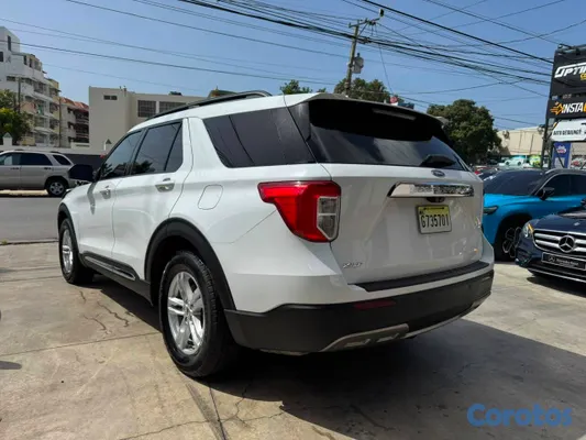 2020 Ford Explorer — foto 3 / 6