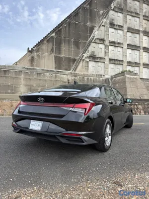2021 Hyundai Elantra — foto 2 / 10