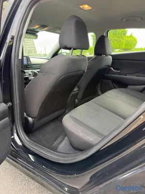 2021 Hyundai Elantra — foto 5 / 10