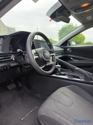 2021 Hyundai Elantra — foto 6 / 10