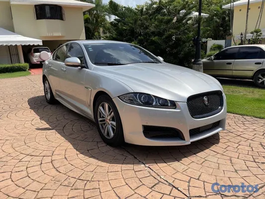 2014 Jaguar Xf — foto 3 / 8