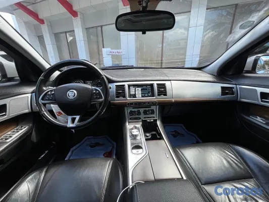 2014 Jaguar Xf — foto 6 / 8