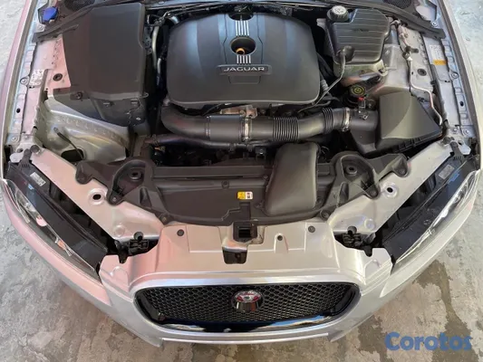 2014 Jaguar Xf — foto 8 / 8