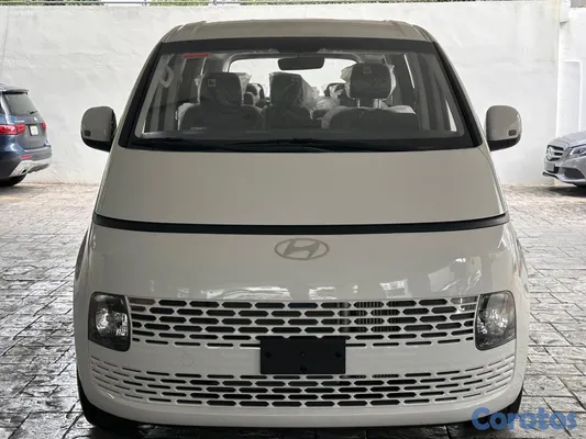 2026 Hyundai Staria