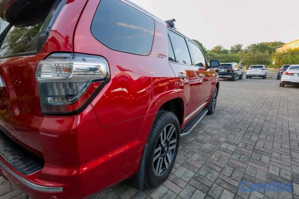 2015 Toyota 4 Runner — foto 7 / 13