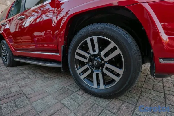 2015 Toyota 4 Runner — foto 9 / 13