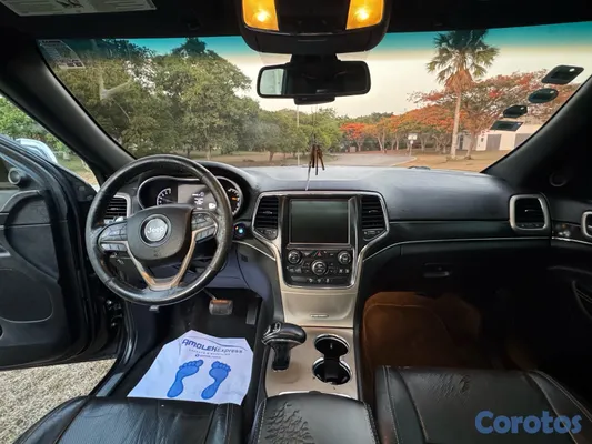 2014 Jeep Grand Cherokee — foto 12 / 17