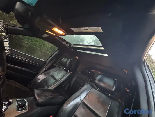 2014 Jeep Grand Cherokee — foto 14 / 17