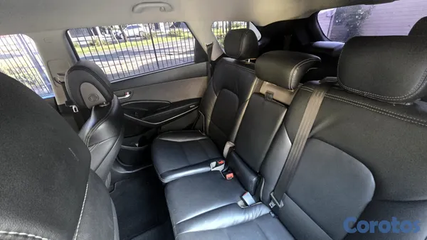2017 Hyundai Grand Santa Fe — foto 3 / 9